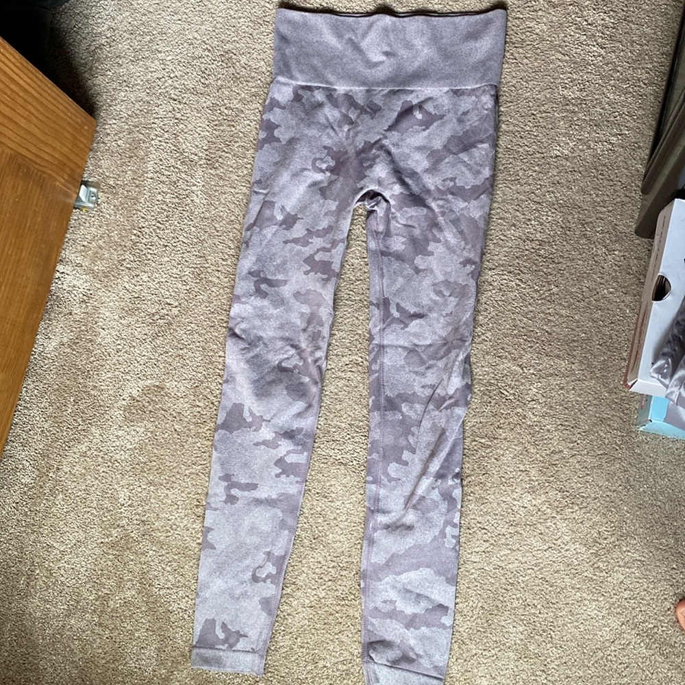 SHEIN camo leggings